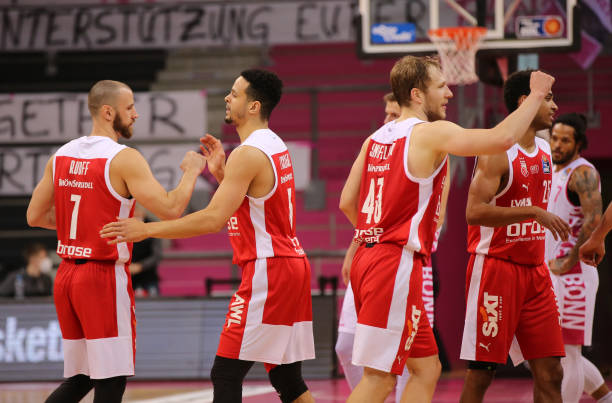 送出致命一 送出致命一