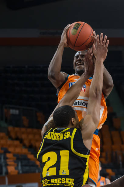 守与快速反 守与快速反